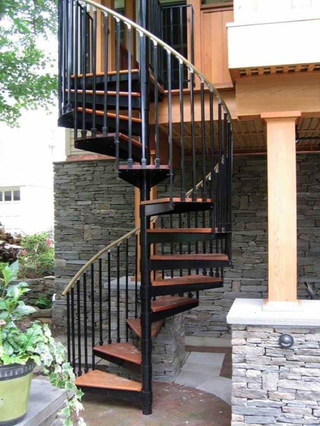 Лестницы из стали